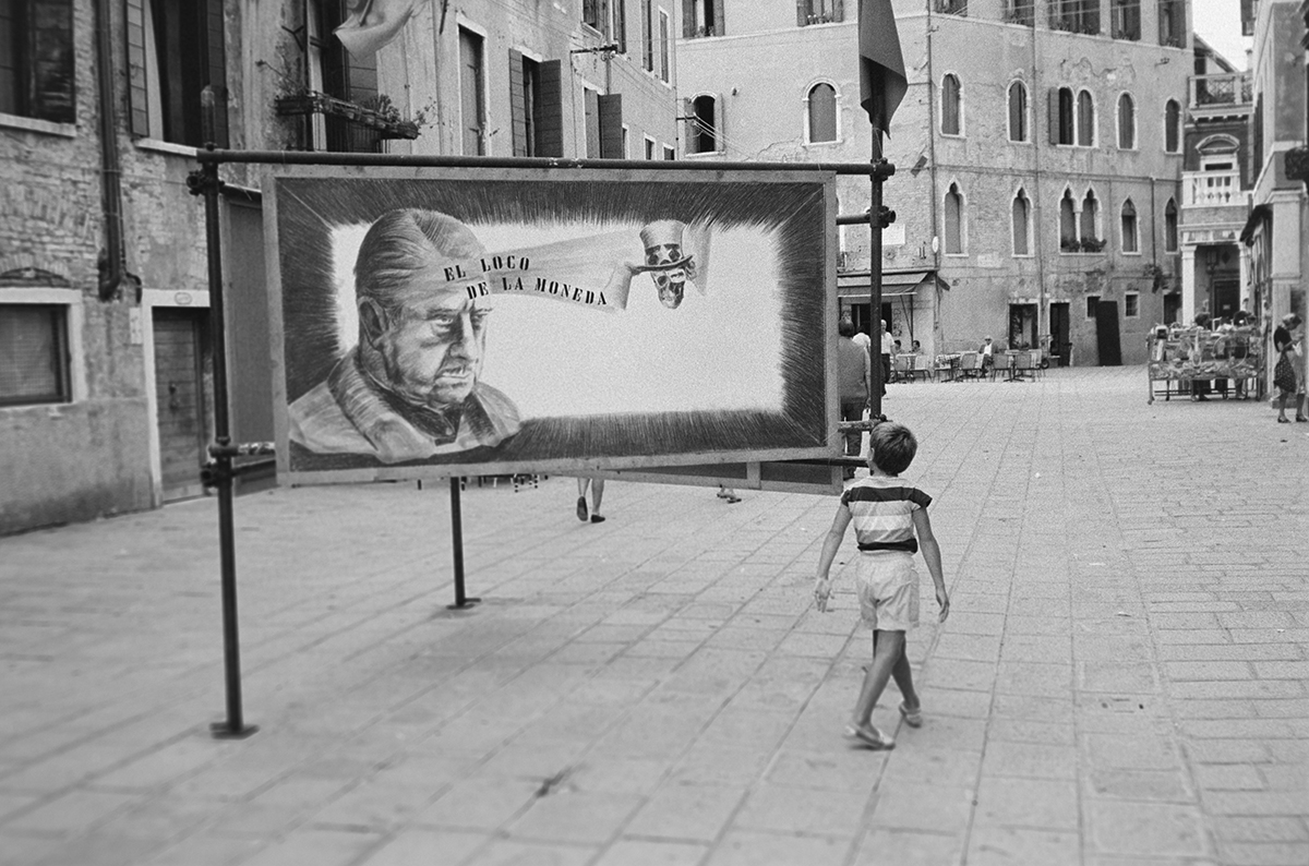 Carlos Saura, durante el festival de Venecia, 1983