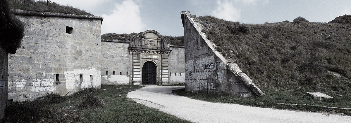 Ana Teresa Ortega Fuerte de San Cristóbal (Pamplona), 1936-1945 de la serie Cartografías silenciadas, 2006-2014 © ANA TERESA ORTEGA, VEGAP, MADRID, 2023