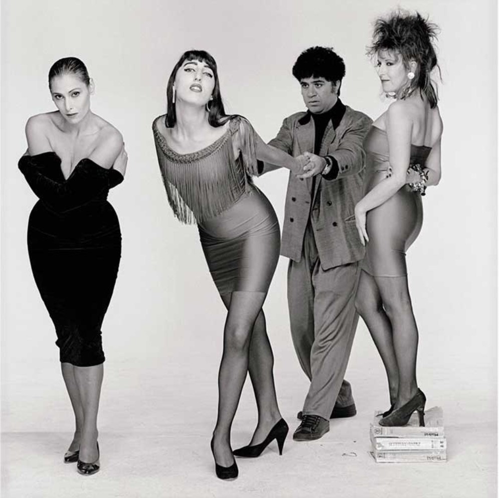 Jordi Socías. Pedro Almodovar, Loles León, María Barranco y Rossy de Palma, 1988 © JORDI SOCÍAS